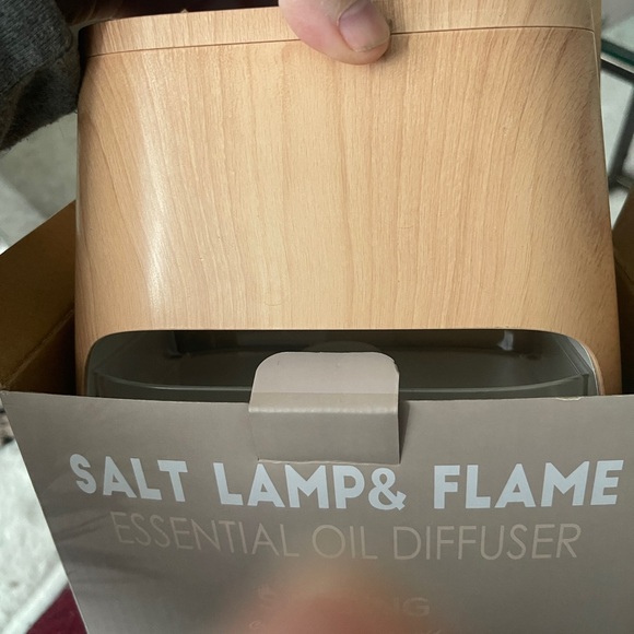 New in box Himalayan salt lamp diffuser - Picture 2 of 3